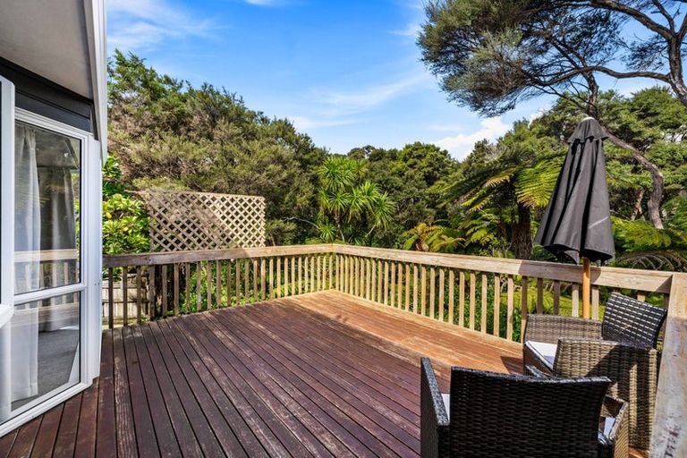 Photo of property in 2/30 Lagoon Way, West Harbour, Auckland, 0618