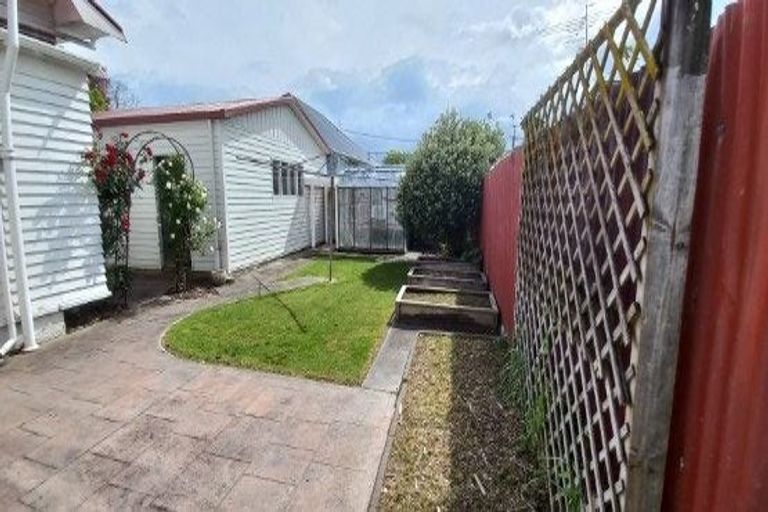 Photo of property in 974 High Street, Avalon, Lower Hutt, 5011