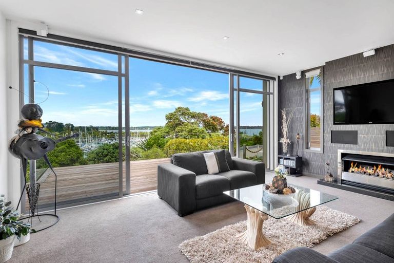 Photo of property in 81 Pine Harbour Parade, Beachlands, Auckland, 2018