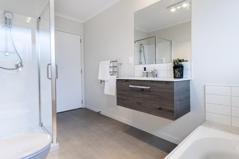 Photo of property in 2 Taffe Crescent, Pyes Pa, Tauranga, 3112