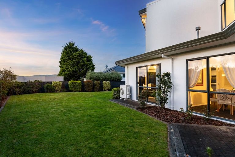 Photo of property in 21 Joseph Banks Drive, Whitby, Porirua, 5024