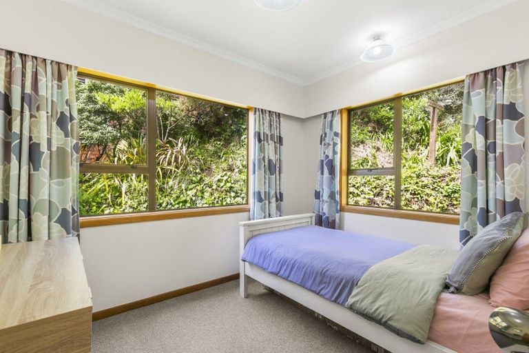 Photo of property in 24 Southern Cross Crescent, Island Bay, Wellington, 6023