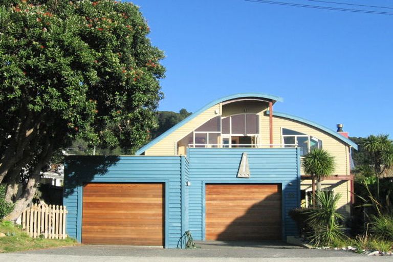 Photo of property in 21 Miro Street, Eastbourne, Lower Hutt, 5013