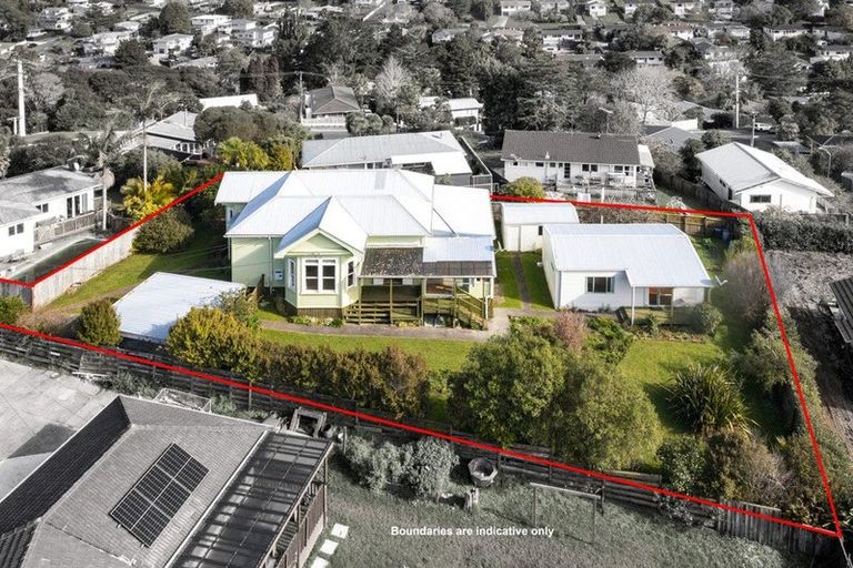 Photo of property in 120 Eskdale Road, Birkdale, Auckland, 0626