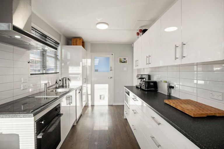 Photo of property in 44 Casey Avenue, Fairfield, Hamilton, 3214