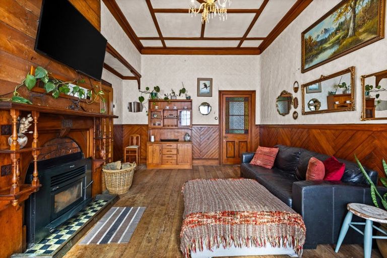 Photo of property in 18 Lee Road, Taradale, Napier, 4112