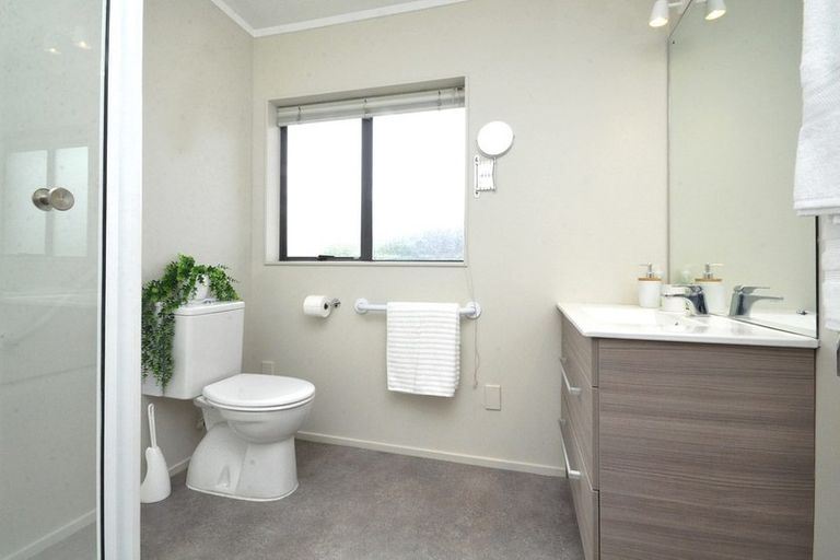 Photo of property in 11/56 Larnoch Road, Henderson, Auckland, 0610