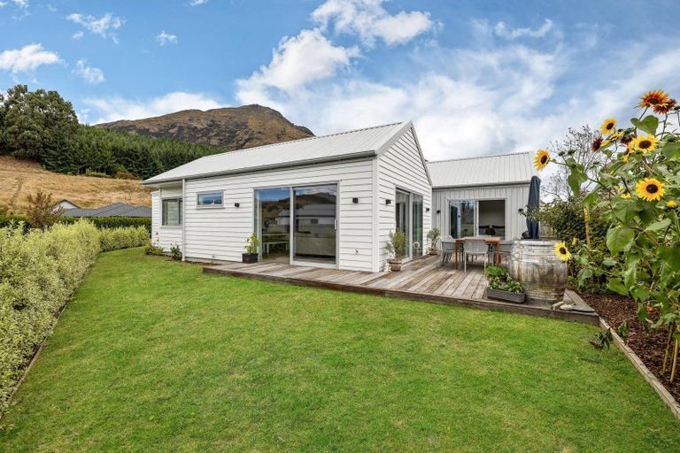Photo of property in 16 Springfield Road, Lower Shotover, Queenstown, 9304