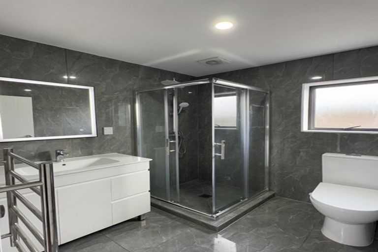 Photo of property in 466a Massey Road, Mangere East, Auckland, 2024