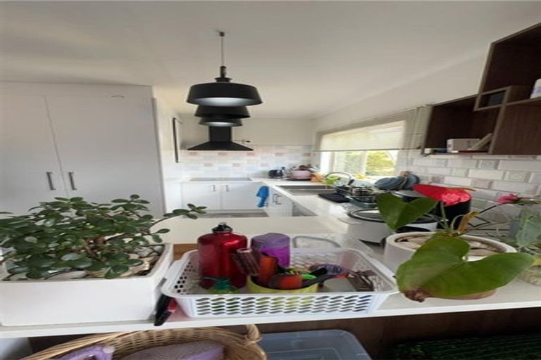 Photo of property in 3/270 Wairau Road, Glenfield, Auckland, 0627