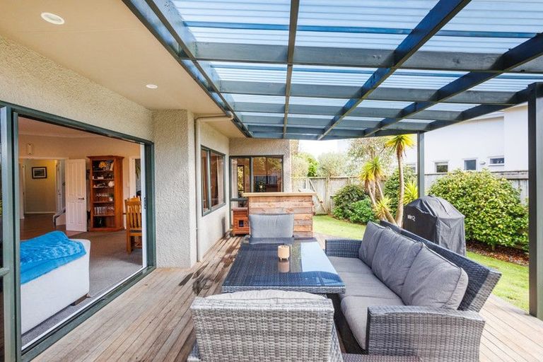 Photo of property in 15 Silkwood Place, Fitzherbert, Palmerston North, 4410