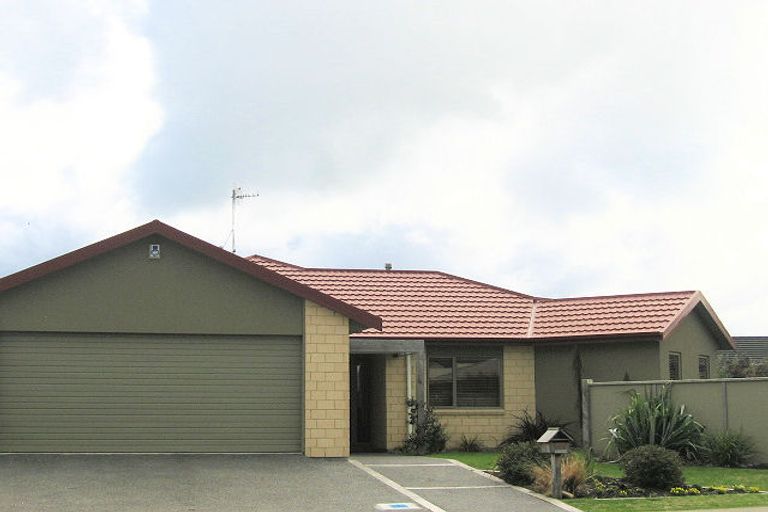 Photo of property in 25 Regent Drive, Paraparaumu Beach, Paraparaumu, 5032