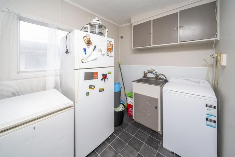 Photo of property in 1 Collins Street, Hawera, 4610