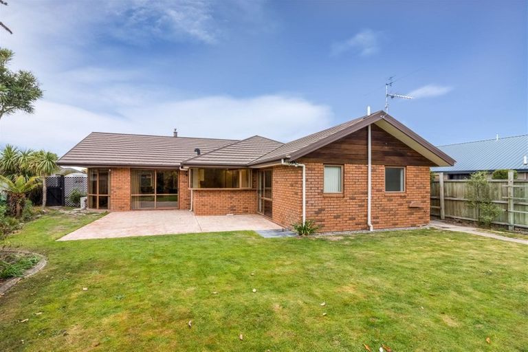 Photo of property in 144 Inwoods Close, Parklands, Christchurch, 8083
