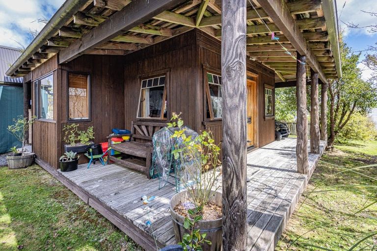 Photo of property in 5 Mackenzie Street, National Park, Owhango, 3989