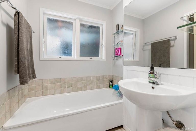 Photo of property in 7 Imogene Way, Half Moon Bay, Auckland, 2012