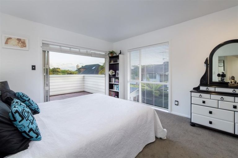 Photo of property in 2/29 Orchard Road, Browns Bay, Auckland, 0630