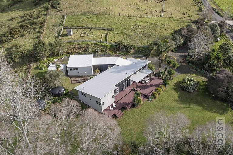Photo of property in 8 Pineview Lane, Helensville, 0875