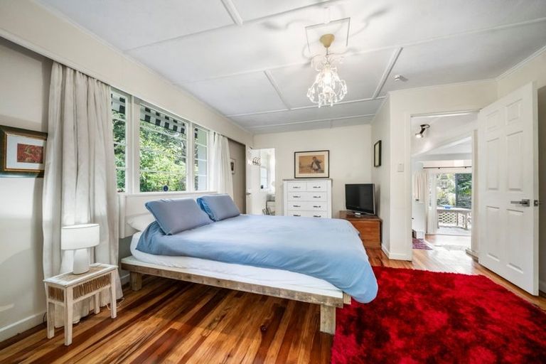 Photo of property in 21 Kopiko Road, Titirangi, Auckland, 0604
