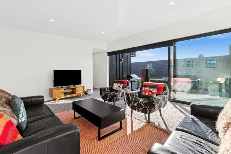 Photo of property in 3 Stackbrae Avenue, Wanaka, 9305