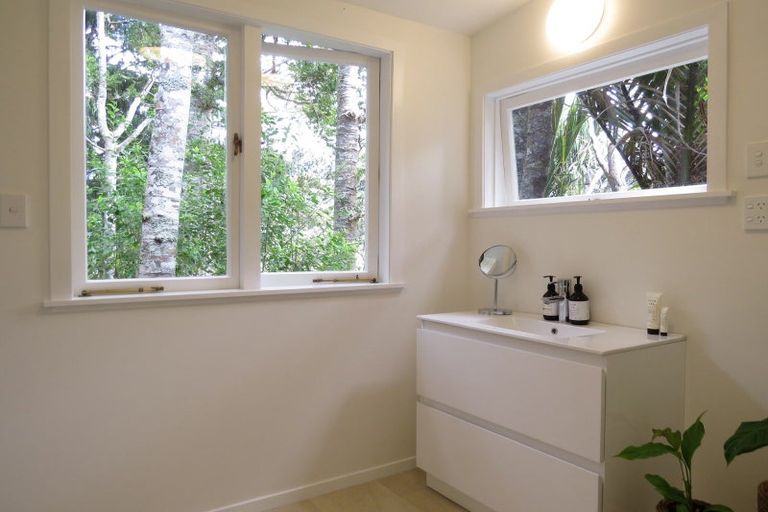 Photo of property in 1094 Kennedy Bay Road, Kennedy Bay, Coromandel, 3583