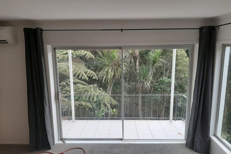 Photo of property in 37 West Lynn Road, Titirangi, Auckland, 0604