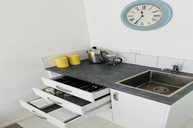 Photo of property in 4 Shearer Drive, Oakura, 4314