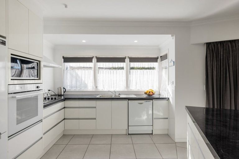 Photo of property in 2 Awatere Avenue, Beerescourt, Hamilton, 3200