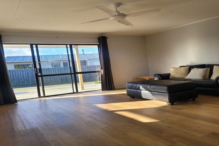 Photo of property in 158 Bruce Mclaren Road, Henderson, Auckland, 0612