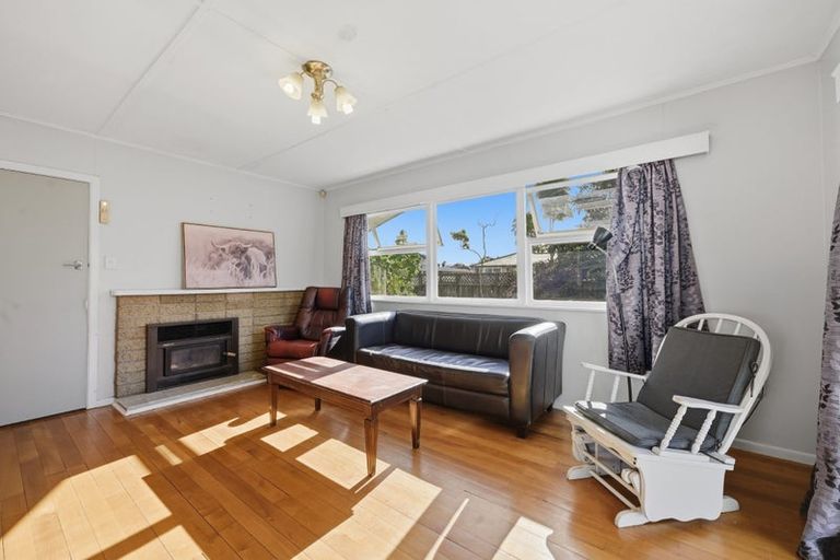 Photo of property in 71 Awaroa Road, Helensville, 0800
