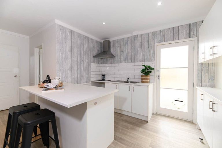 Photo of property in 7 Valdese Rise, Browns Bay, Auckland, 0630