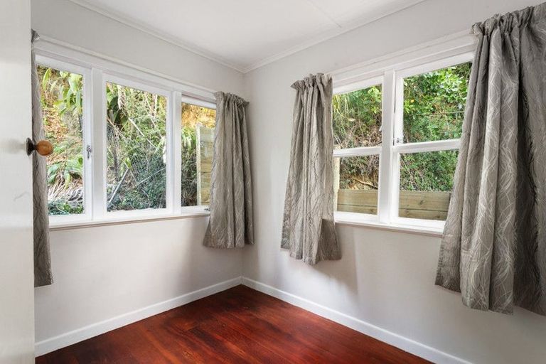 Photo of property in 11 Adams Road, Thornton Bay, Thames, 3575