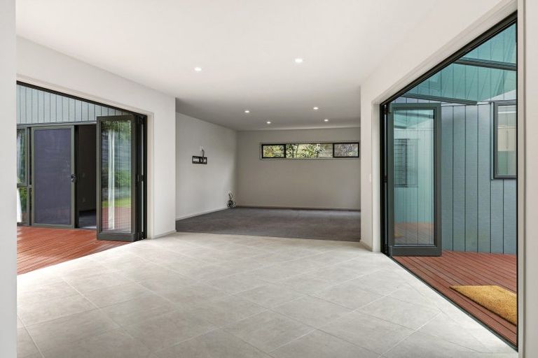 Photo of property in 868 Acacia Bay Road, Acacia Bay, Taupo, 3330