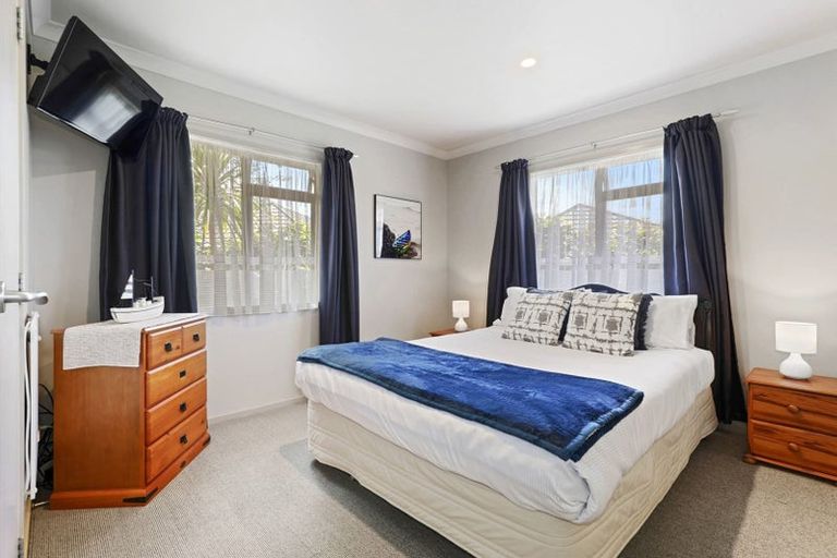 Photo of property in 41 Kinder Street, Acacia Bay, Taupo, 3330