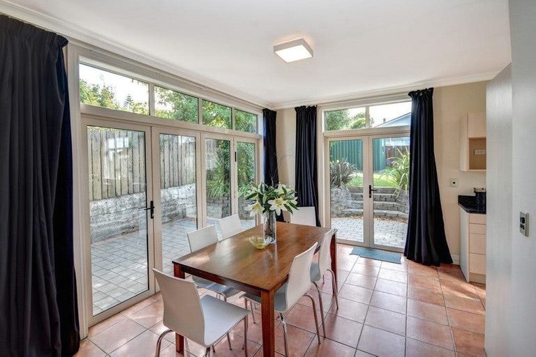 Photo of property in 9 Cochrane Street, Mornington, Dunedin, 9011
