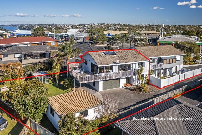 Photo of property in 2/983 Beach Road, Torbay, Auckland, 0630