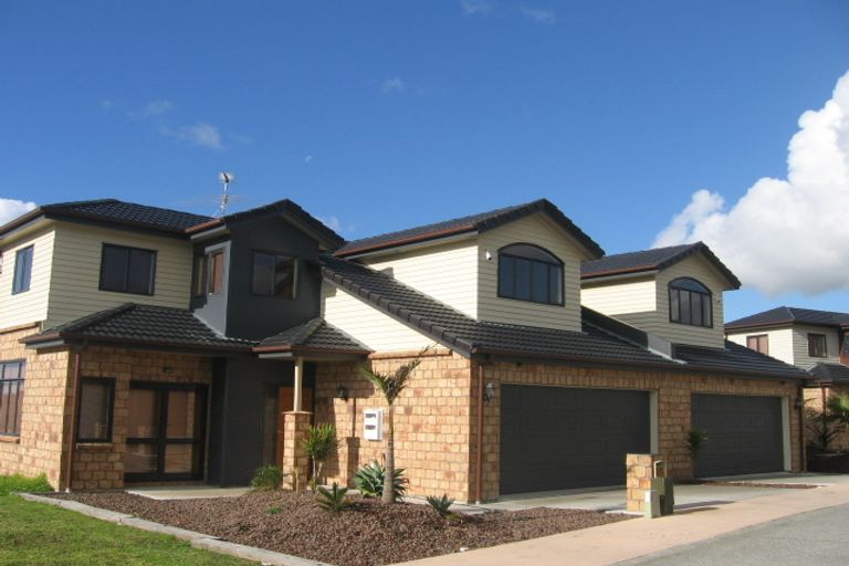 Photo of property in 8 Derg Place, East Tamaki, Auckland, 2013