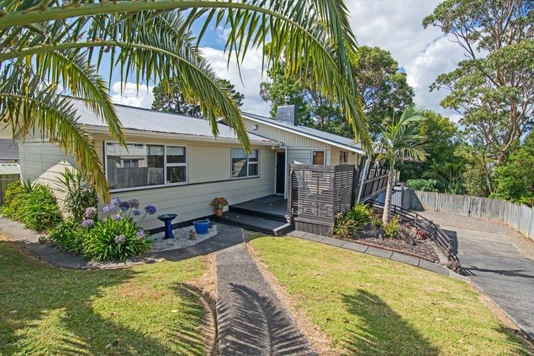 Photo of property in 16 Waikaremoana Place, Pakuranga Heights, Auckland, 2010