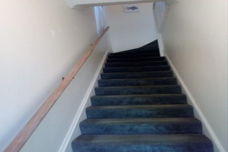 Photo of property in 25 Sutherland Crescent, Melrose, Wellington, 6023