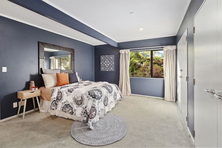 Photo of property in 16a Mana View Road, Paremata, Porirua, 5026