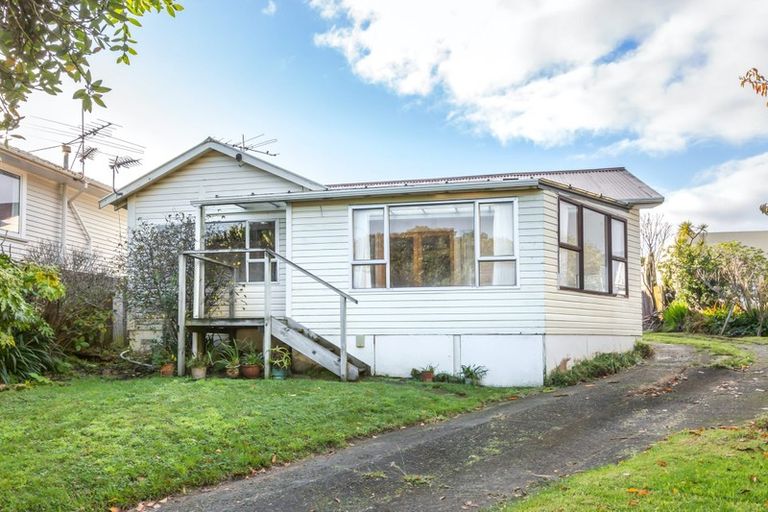 Photo of property in 12 Mana Esplanade, Paremata, Porirua, 5026