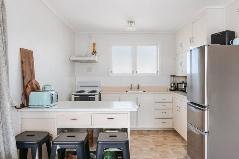 Photo of property in 22 Karewa Parade, Papamoa Beach, Papamoa, 3118