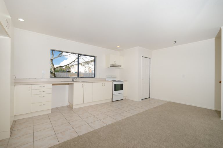Photo of property in 4 Kora Avenue, Ranui, Auckland, 0612