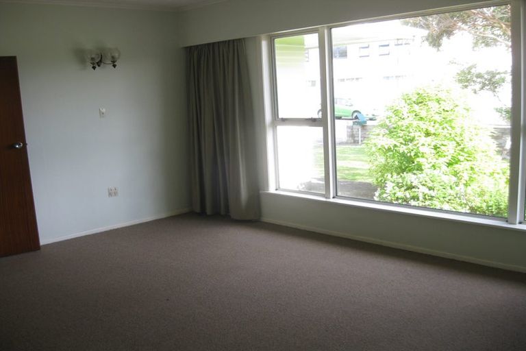 Photo of property in 19 Holly Grove, Maungaraki, Lower Hutt, 5010