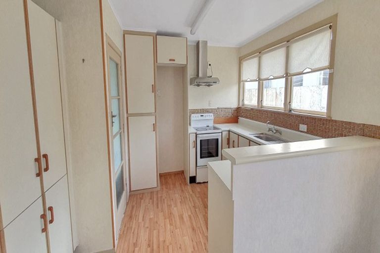 Photo of property in 35 Hartley Terrace, Massey, Auckland, 0614