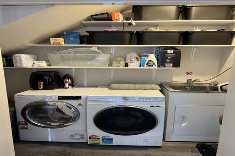 Photo of property in 11 Lumbarda Drive, Kumeu, 0810