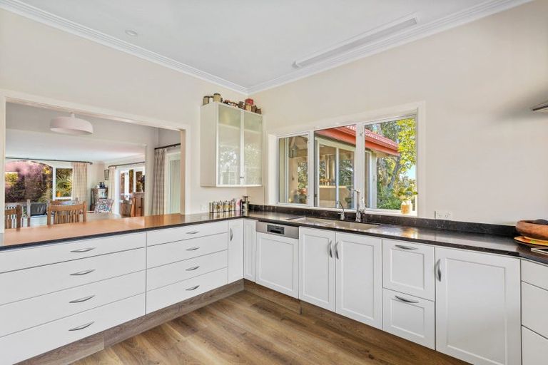 Photo of property in 305 Mangorei Road, Merrilands, New Plymouth, 4312