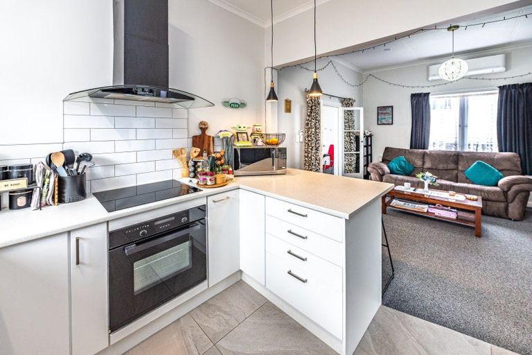 Photo of property in 30 Tay Street, Whanganui, 4500
