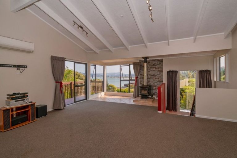 Photo of property in 4 Puriri Place, Whitianga, 3510
