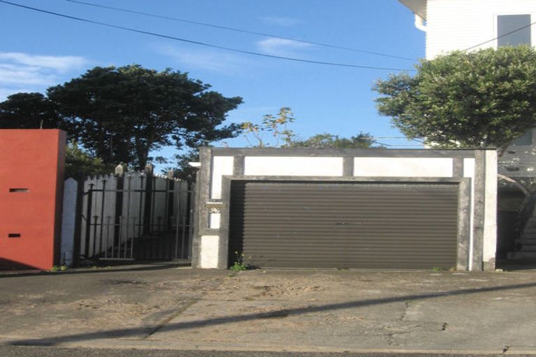 Photo of property in 96 Seatoun Heights Road, Seatoun, Wellington, 6022